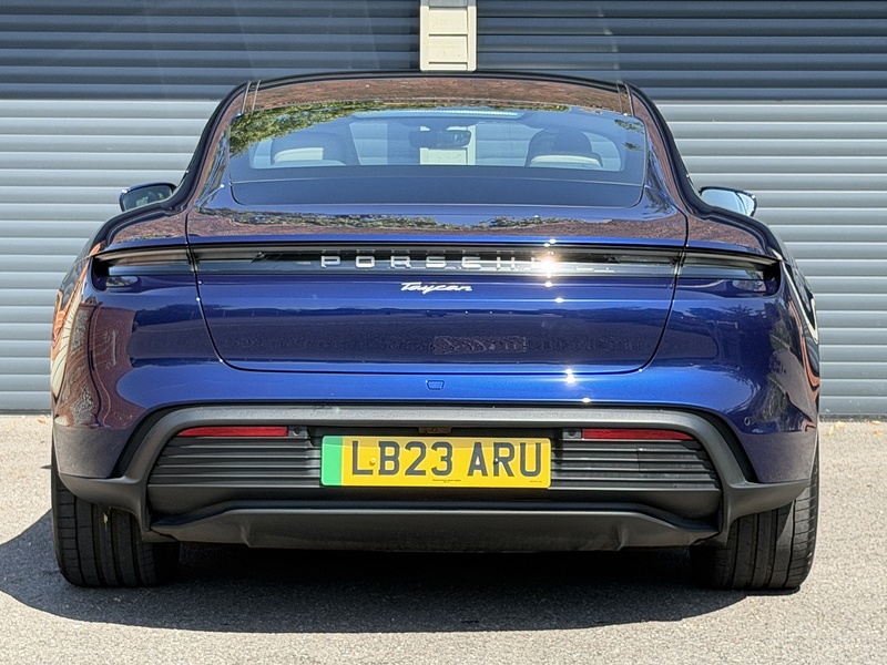 Porsche Taycan Performance - U1873