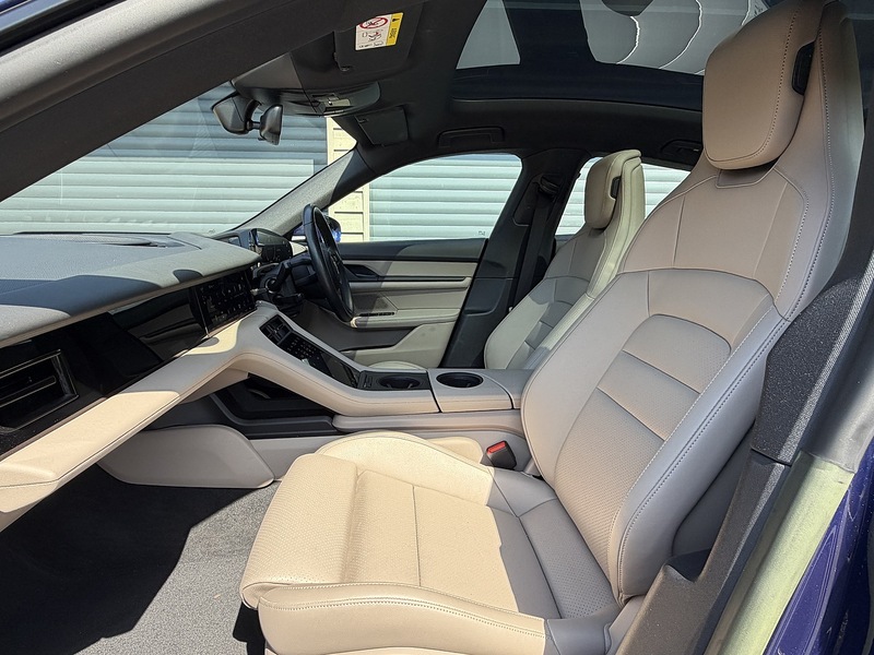 Porsche Taycan Performance - U1873