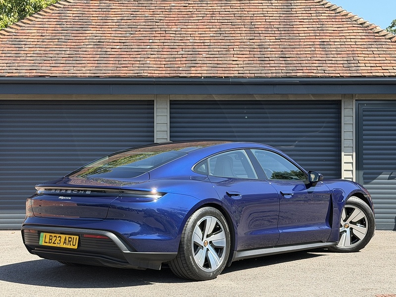 Porsche Taycan Performance - U1873