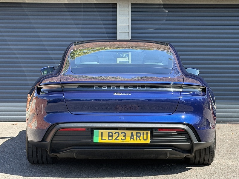 Porsche Taycan Performance - U1873