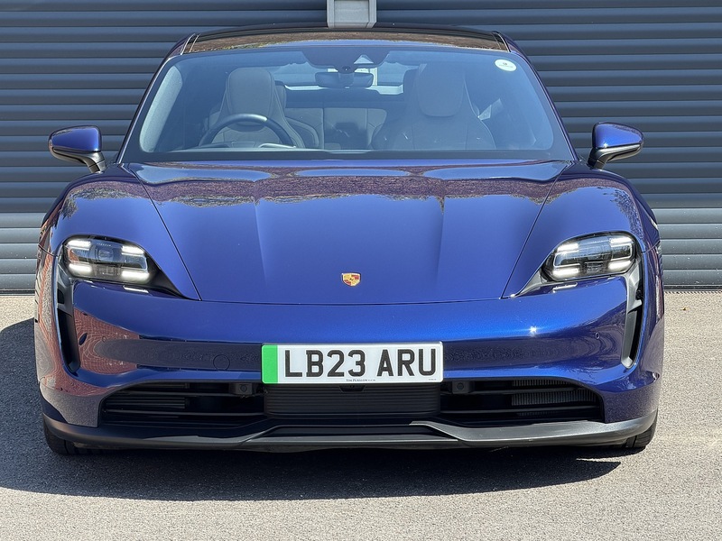 Porsche Taycan Performance - U1873