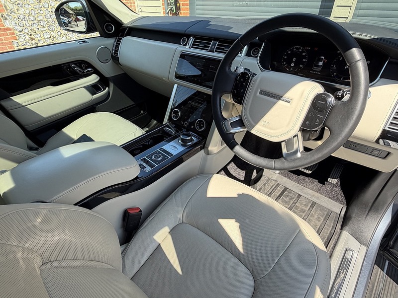 Land Rover Range Rover SD V8 Autobiography - U1882