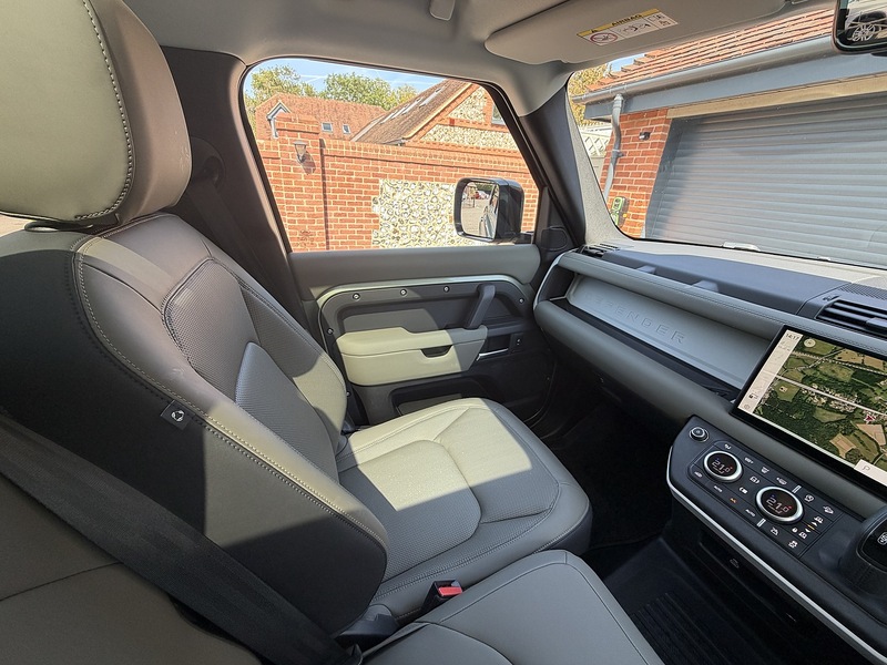 Land Rover Defender 110 D350 MHEV S - U1886