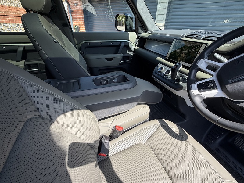 Land Rover Defender 110 D350 MHEV S - U1886