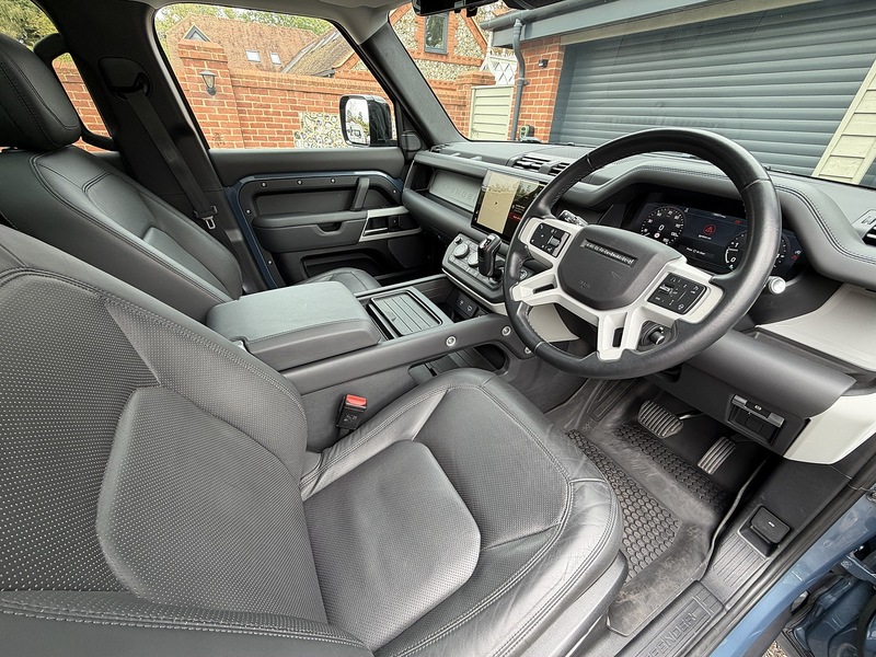 Land Rover Defender 110 D250 MHEV HSE - U1888