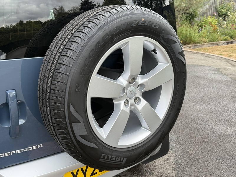 Land Rover Defender 110 D250 MHEV HSE - U1888