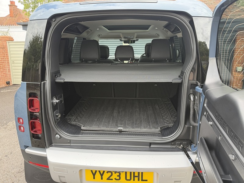 Land Rover Defender 110 D250 MHEV HSE - U1888