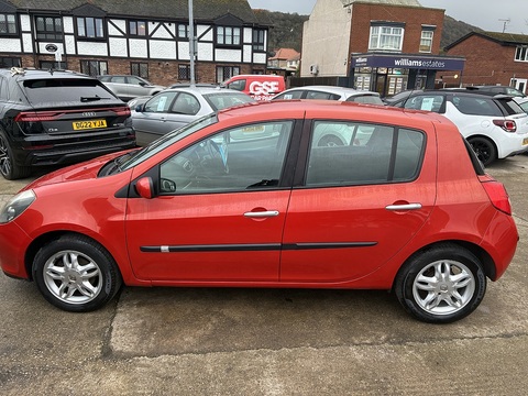 Clio Dynamique 16V Hatchback 1.4 Manual Petrol