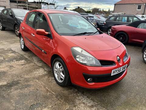 Clio Dynamique 16V Hatchback 1.4 Manual Petrol