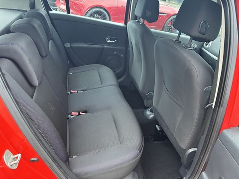 Clio Dynamique 16V Hatchback 1.4 Manual Petrol