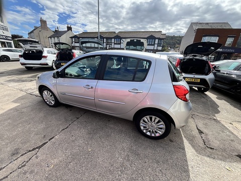 1.2 Expression + Hatchback 5dr Petrol Manual Euro 5 (75 ps)