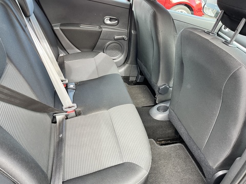 1.2 Expression + Hatchback 5dr Petrol Manual Euro 5 (75 ps)