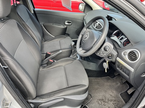 1.2 Expression + Hatchback 5dr Petrol Manual Euro 5 (75 ps)