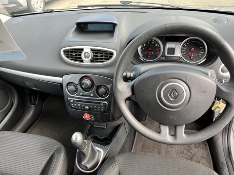 1.2 Expression + Hatchback 5dr Petrol Manual Euro 5 (75 ps)