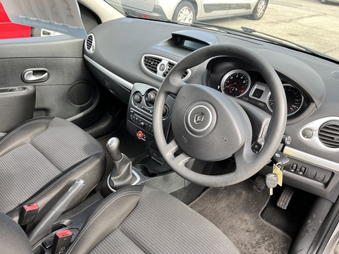 1.2 Expression + Hatchback 5dr Petrol Manual Euro 5 (75 ps)