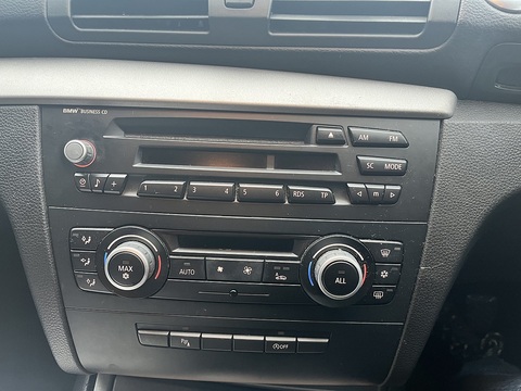 2.0 116i SE Hatchback 5dr Petrol Manual Euro 5 (122 ps)