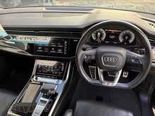 Audi Q8 TFSIe V6 Black Edition