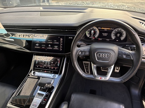 3.0 TFSIe V6 55 Black Edition SUV 5dr Petrol Plug-in Hybrid Tiptronic quattro Euro 6 (s/s) 17.9kWh (381 ps)