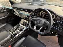 Audi Q8 TFSIe V6 Black Edition