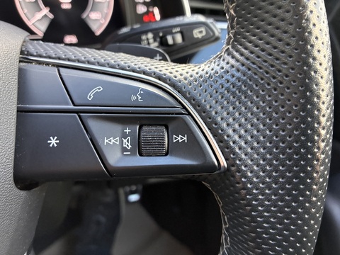 3.0 TFSIe V6 55 Black Edition SUV 5dr Petrol Plug-in Hybrid Tiptronic quattro Euro 6 (s/s) 17.9kWh (381 ps)