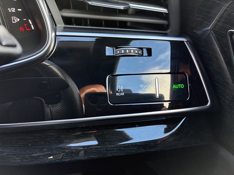 3.0 TFSIe V6 55 Black Edition SUV 5dr Petrol Plug-in Hybrid Tiptronic quattro Euro 6 (s/s) 17.9kWh (381 ps)