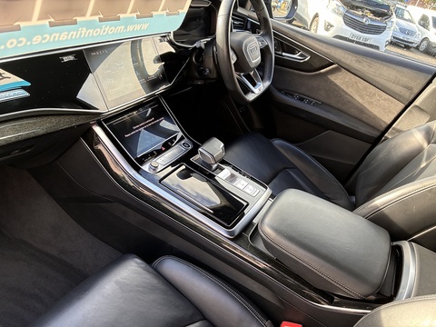 3.0 TFSIe V6 55 Black Edition SUV 5dr Petrol Plug-in Hybrid Tiptronic quattro Euro 6 (s/s) 17.9kWh (381 ps)