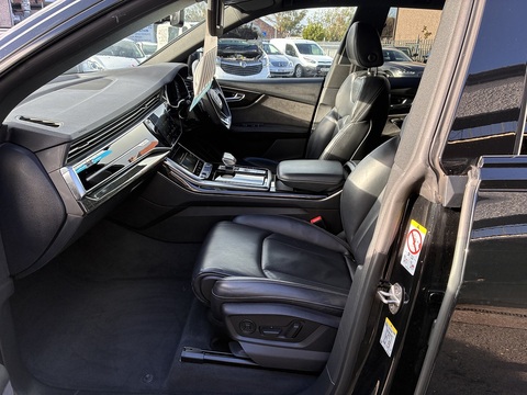 3.0 TFSIe V6 55 Black Edition SUV 5dr Petrol Plug-in Hybrid Tiptronic quattro Euro 6 (s/s) 17.9kWh (381 ps)