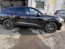 Audi Q8 TFSIe V6 Black Edition