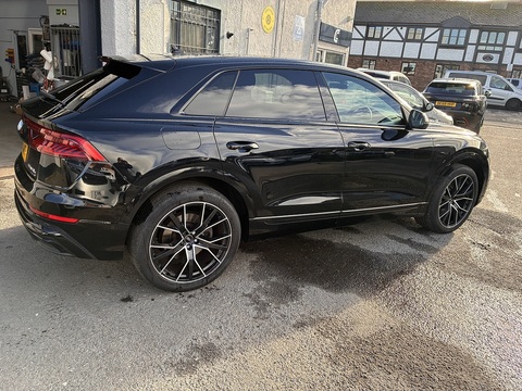 3.0 TFSIe V6 55 Black Edition SUV 5dr Petrol Plug-in Hybrid Tiptronic quattro Euro 6 (s/s) 17.9kWh (381 ps)