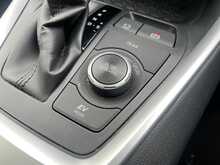 Toyota RAV4 VVT-h Design