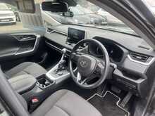 Toyota RAV4 VVT-h Design