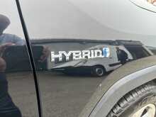 Toyota RAV4 VVT-h Design