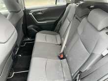 Toyota RAV4 VVT-h Design