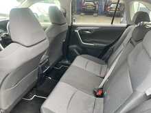 Toyota RAV4 VVT-h Design