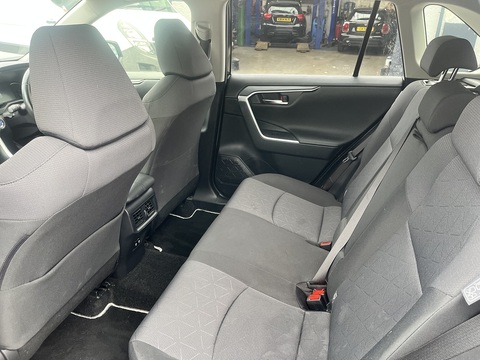 VVT-h Design SUV 2.5 Automatic Petrol Hybrid