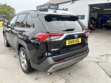 Toyota RAV4 VVT-h Design