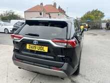 Toyota RAV4 VVT-h Design