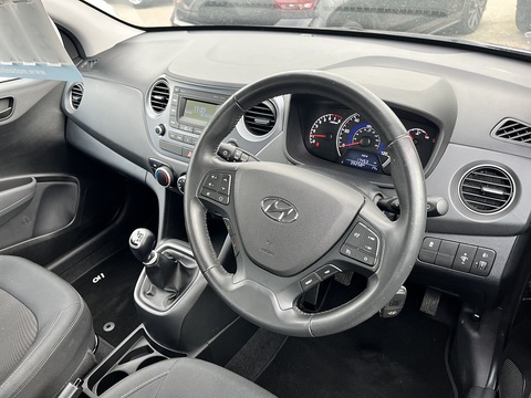 1.0 SE Hatchback 5dr Petrol Manual Euro 6 (67 ps)