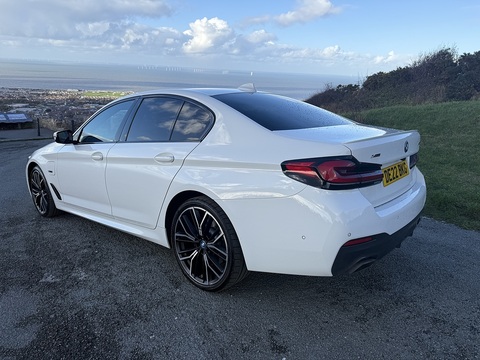 2.0 530e 12kWh M Sport Saloon 4dr Petrol Plug-in Hybrid Steptronic xDrive Euro 6 (s/s) (292 ps)