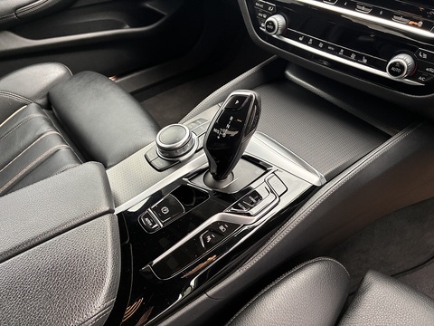 2.0 530e 12kWh M Sport Saloon 4dr Petrol Plug-in Hybrid Steptronic xDrive Euro 6 (s/s) (292 ps)