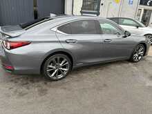 Lexus ES 300h F Sport