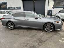 Lexus ES 300h F Sport