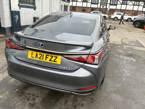2.5 300h F Sport Saloon 4dr Petrol Hybrid E-CVT Euro 6 (s/s) (218 ps)