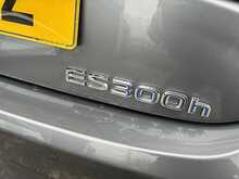 Lexus ES 300h F Sport