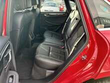 Porsche Macan T V6 S