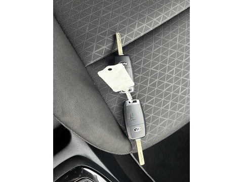 1.25 2 Hatchback 5dr Petrol Auto Euro 6 (83 bhp)