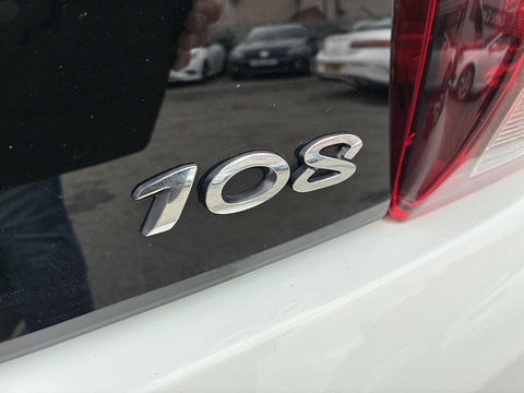 108 Gt Line 1.2 5dr Hatchback Manual Petrol