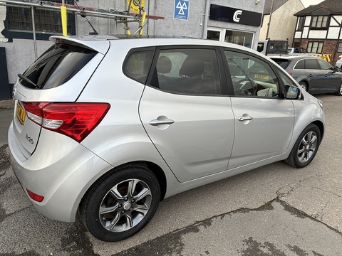 1.6 CRDi Blue Drive Premium Hatchback 5dr Diesel Manual Euro 6 (s/s) (115 ps)