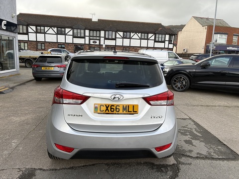1.6 CRDi Blue Drive Premium Hatchback 5dr Diesel Manual Euro 6 (s/s) (115 ps)