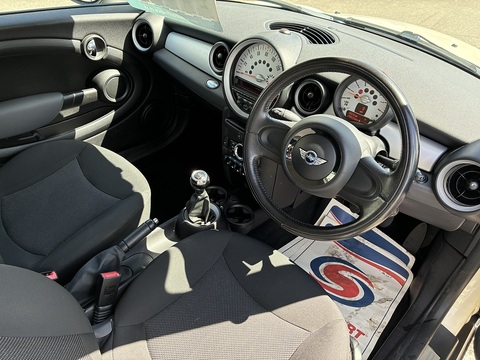 Mini One Hatchback 1.6 Manual Petrol